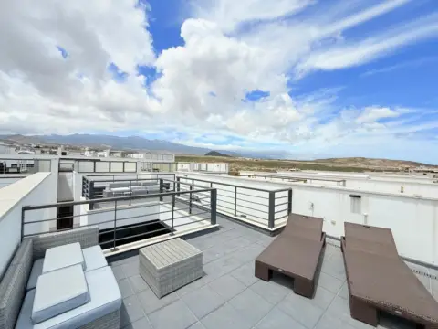 Casa adosada en calle Mar Cantabrico