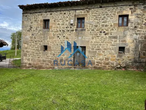 Chalet en calle Reinosa - Matalataja