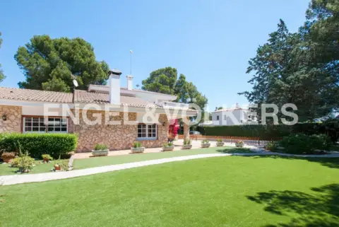 Chalet en Carrer de la Verge de la Cinta