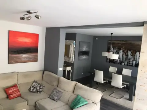 Casa adosada en calle Prado de Arrate