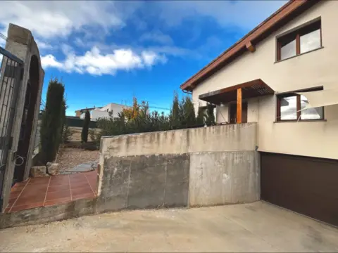 Casa pareada en calle Bergantín, 10