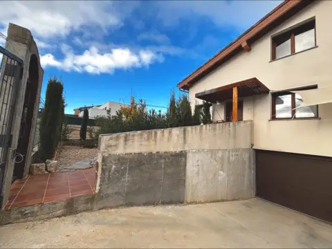 Casa pareada en calle Bergantín, 10