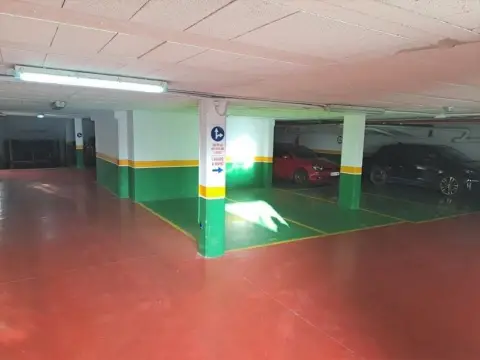 Garaje en calle de Rosalía de Castro