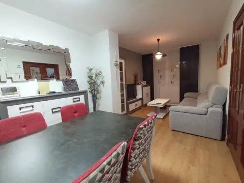 Casa adosada en San Julián-Bº de Cortes