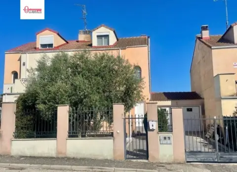 Casa adosada en Quintanaortuño