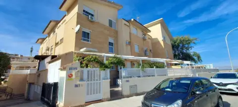 Casa adosada en calle del Misterio de Elche, 85