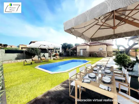 Chalet en calle Pluton