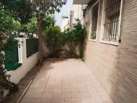 Casa adosada en calle Guillén de Castro