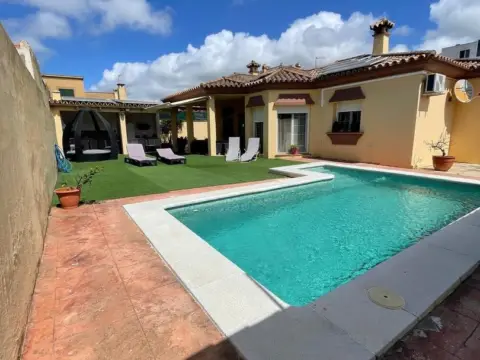 Chalet en Algeciras - El Rinconcillo