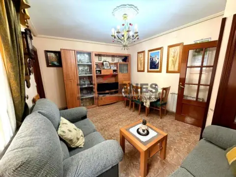 Chalet en calle de Ángela Rosa de Silva