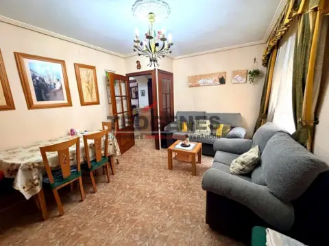 Chalet en calle de Ángela Rosa de Silva