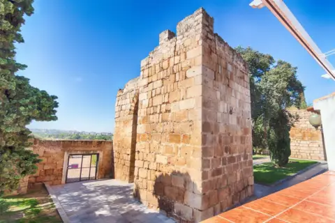 Casa adosada en calle de John Lennon, 22
