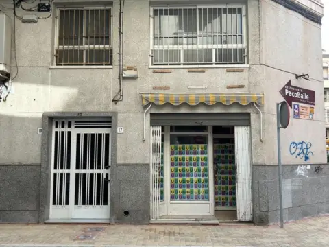 Local comercial en Carrer de Hernan Cortes, 15