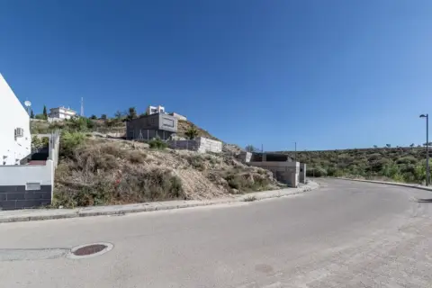 Terreno en calle Víznar