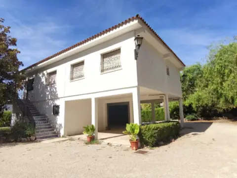 Chalet en Urbanizacion Bixquert