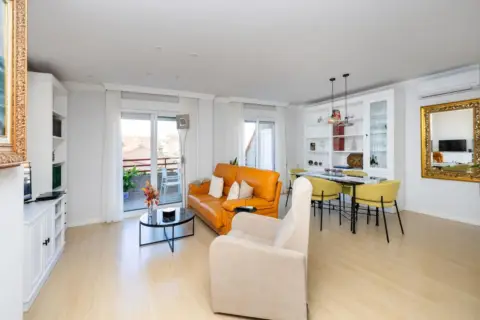 Ático en calle de Alhamar, 6