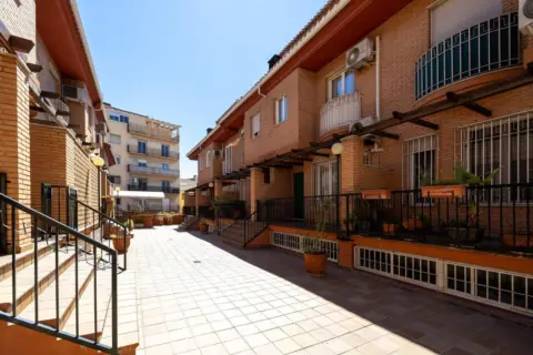 Casa adosada en Avenida de Murcia, 15