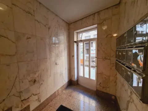 Local comercial en Avenida de Compostilla, 5
