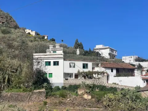 Casa pareada en calle Toscas Las