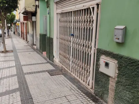 Local comercial en calle de Don Pedro Infinito, 171