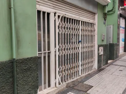 Local comercial en calle de Don Pedro Infinito, 171