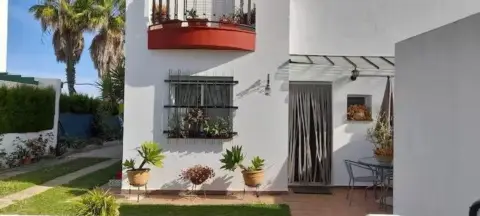 Casa pareada en calle de Artemisa