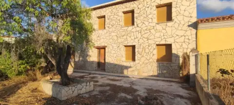 Casa adosada en calle de los Cazadores, 1