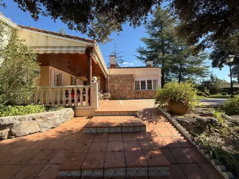 Chalet en calle del Castillo de Butrón
