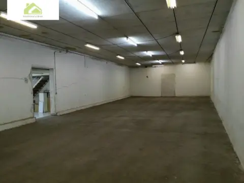 Nave industrial en Cabañales