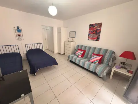 Estudio en Avenida Familia Betancourt y Molina