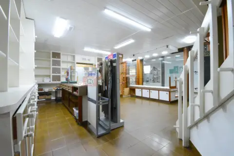 Local comercial en calle de López Seña