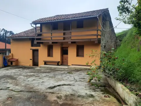 Chalet en calle Barrio Robledo