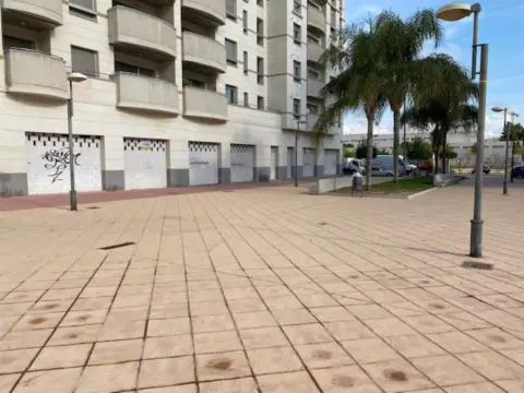 Local comercial en Juan Carlos I