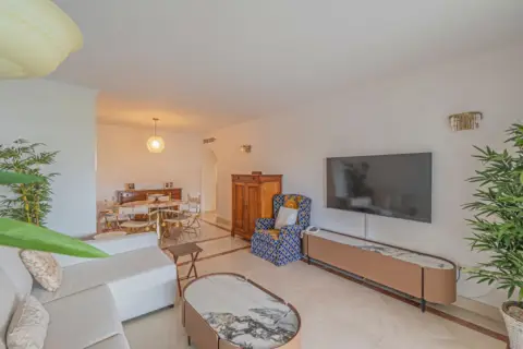 Piso en Vía Hotel Don Pepe