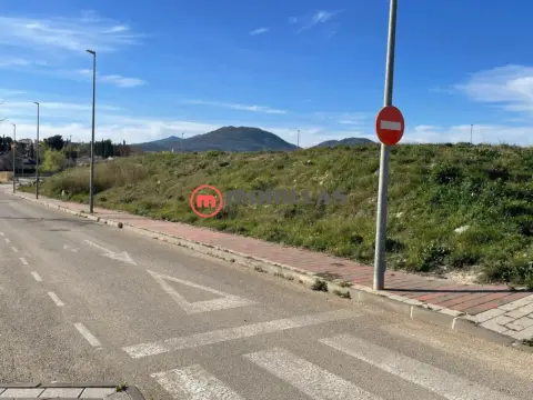 Terreno en calle José Luis Sampedro, 25