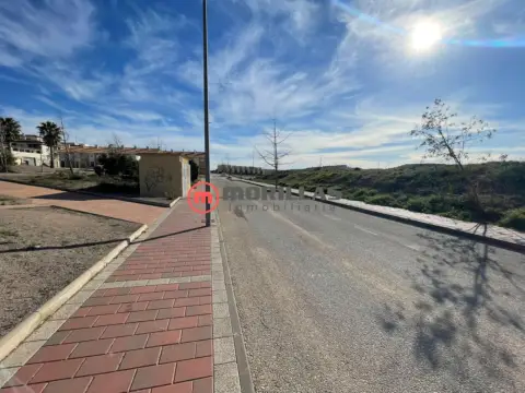 Terreno en calle José Luis Sampedro, 25