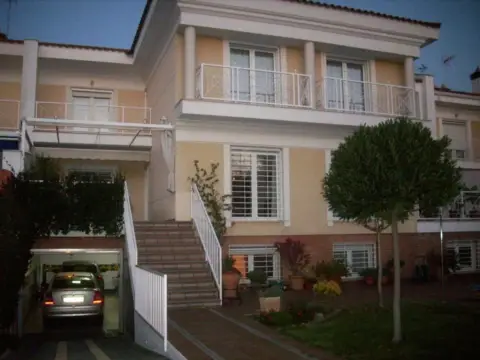 Casa pareada en Nueva Ciudad