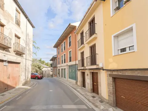 Casa adosada en calle del Puente Nuevo, 12