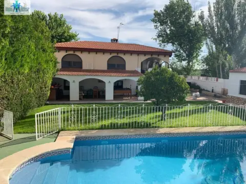 Chalet en Ensanche-Franciscanos