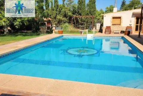 Casa en Barrios Periféricos - Pedanías
