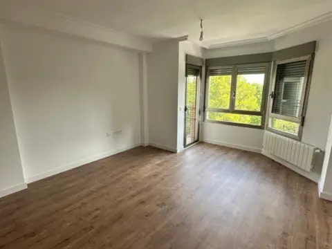 Apartamento en Fiesta del Arbol