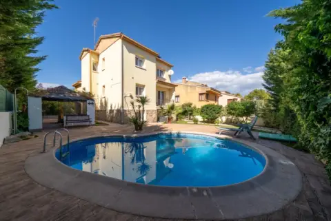 Casa en calle del Jazmín