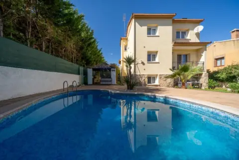 Chalet en calle del Jazmín