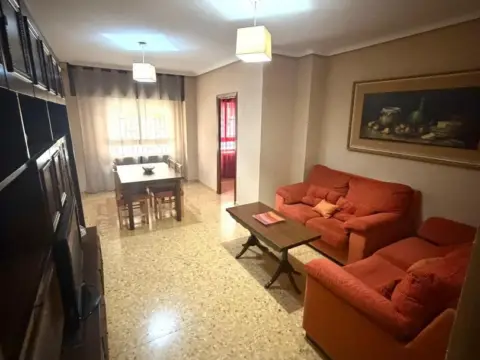 Piso en Ensanche-Franciscanos