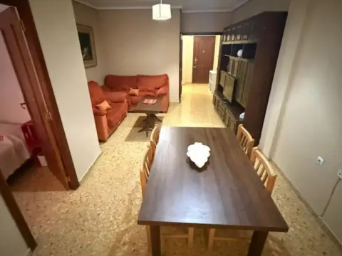 Piso en Ensanche-Franciscanos