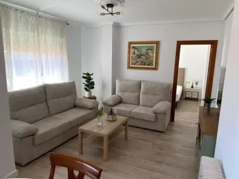 Piso en Ensanche-Franciscanos