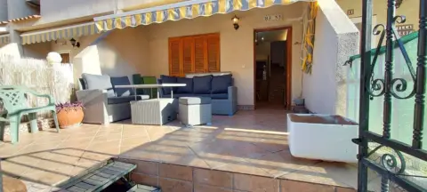 Casa adosada en Carrer del Monte de Santa Pola, 35