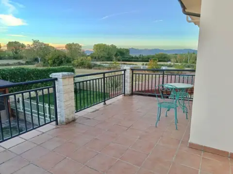 Casa adosada en Urbanización San Jeronimo Hermosilla