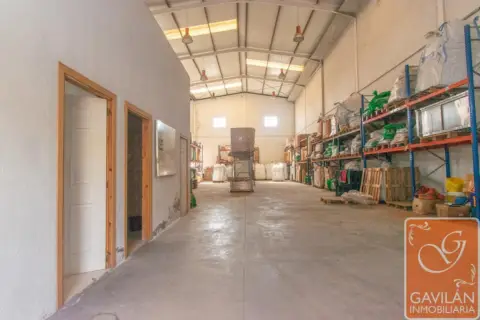 Nave industrial en calle Industria