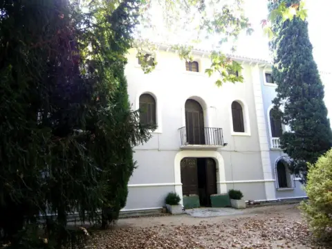 Chalet en Avenida de los Fueros, 6